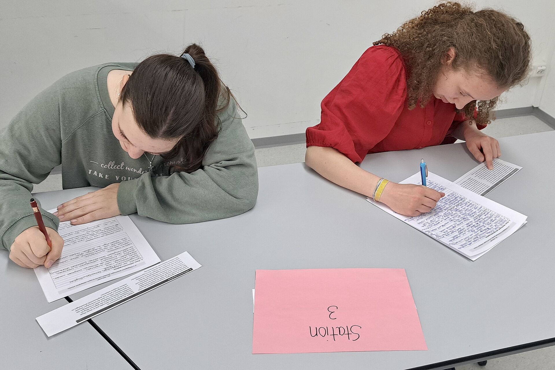 Stationenlernen zu den Gruppenphasen