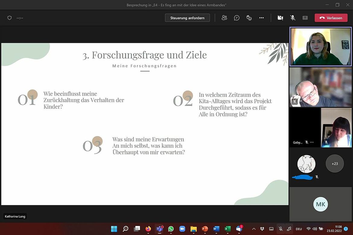 Eine Folie über Forschungsfrage und -Ziele